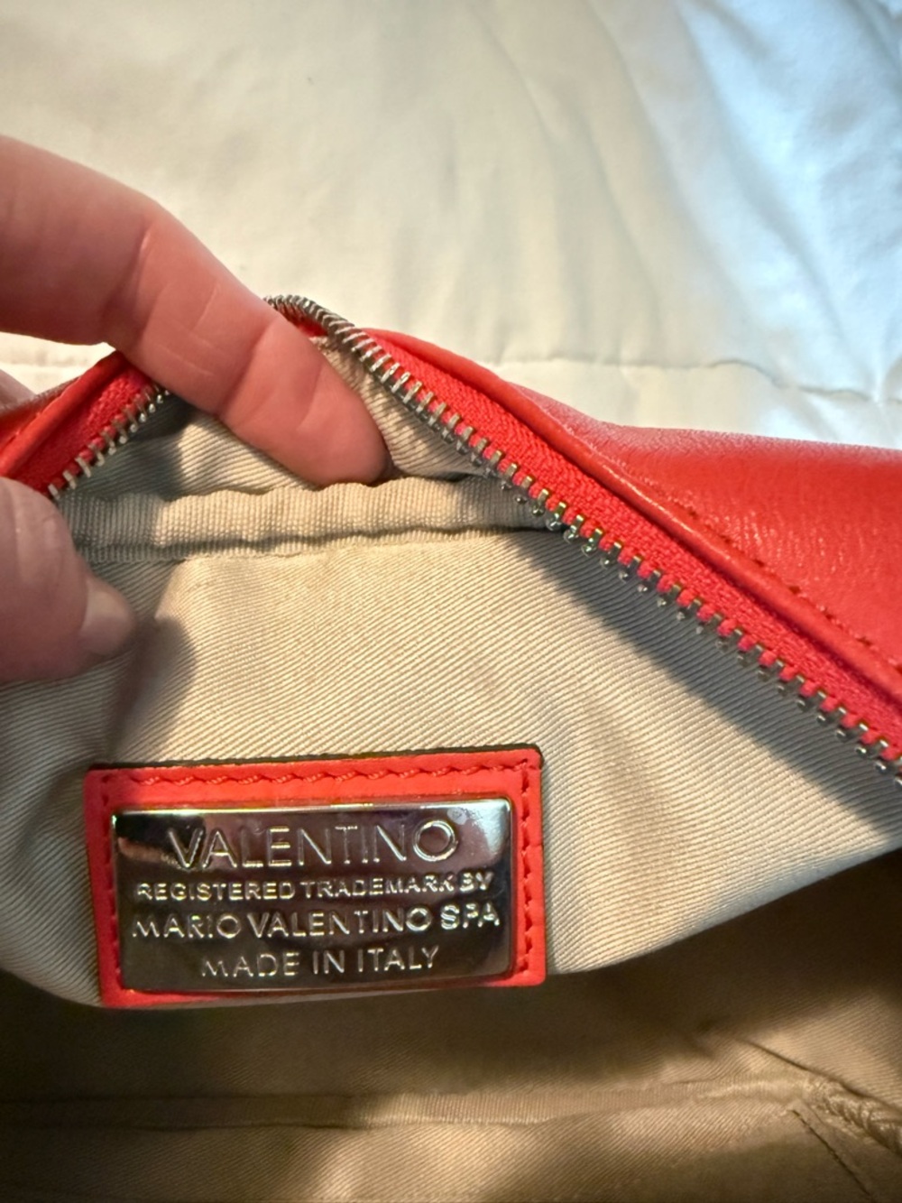 Valentino Red Leather  crossbody with tassel - Picture 4 of 5